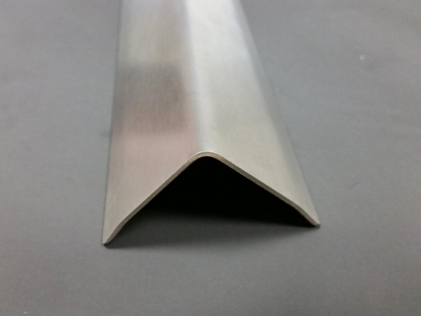 Eckschutzschiene 1250x40/40 dreifach gekantet