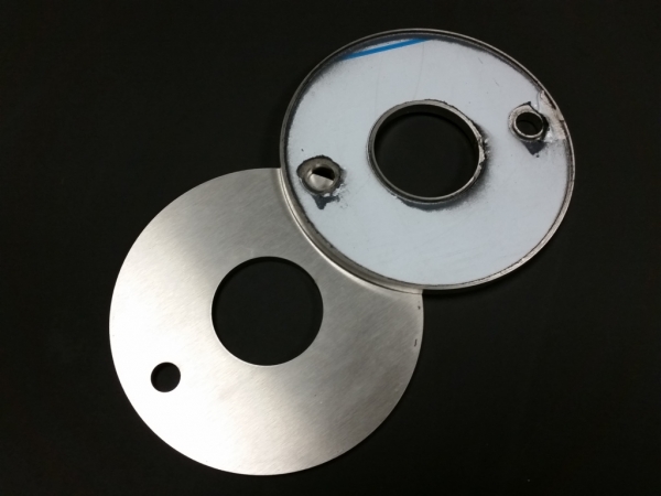 Edelstahlronde geschliffen Ø 120mm x 6mm - 2xØ11mm Mittelloch 43mm